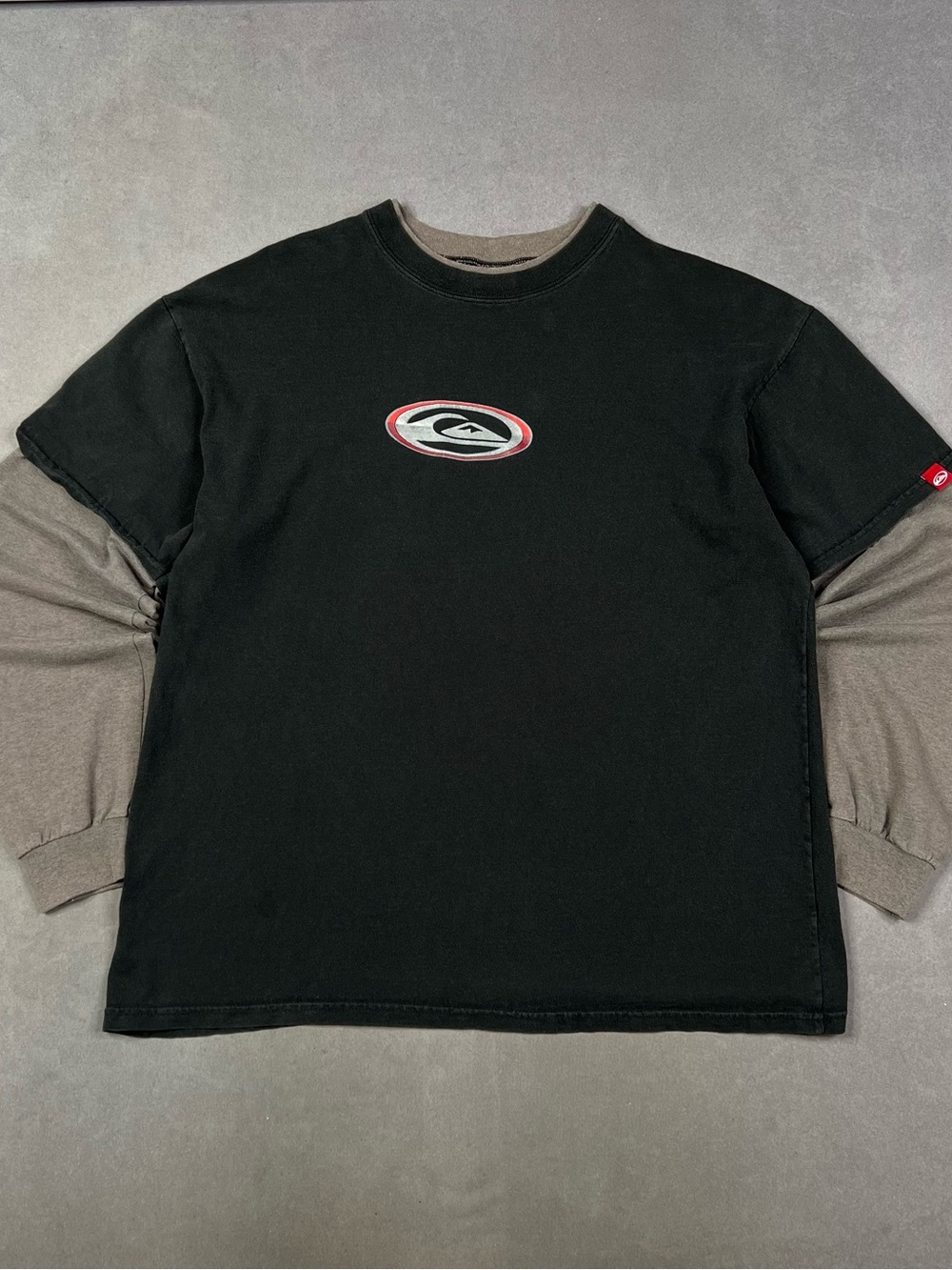Quiksilver Black Short-Sleeve Layered Tee with Gray Sleeves and Oval Logo Y2K